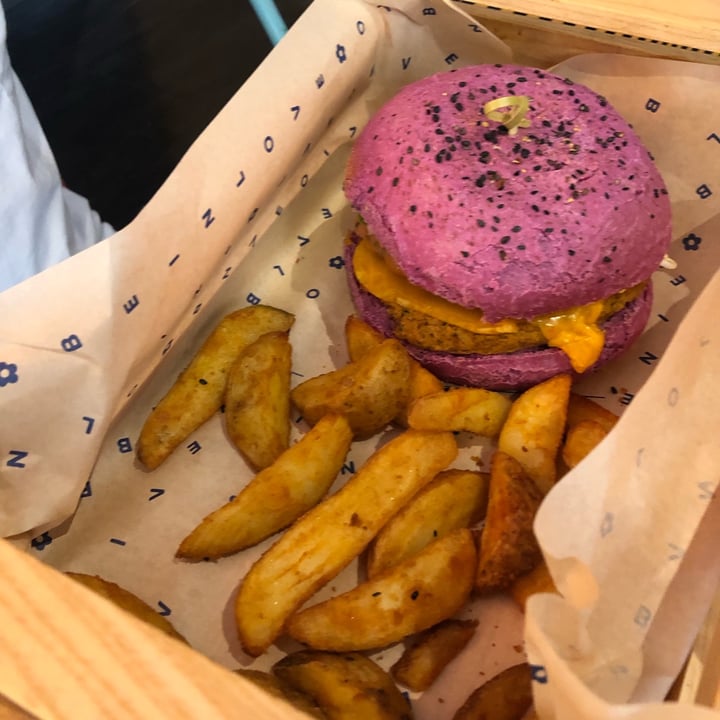 photo of Flower Burger Cherry Bomb shared by @seitansistah on  13 Jul 2022 - review