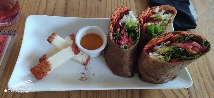 review photo of La Raíz De La Tierra Burrito crudivegano shared by @memeli on 12 Jan 2020 - review