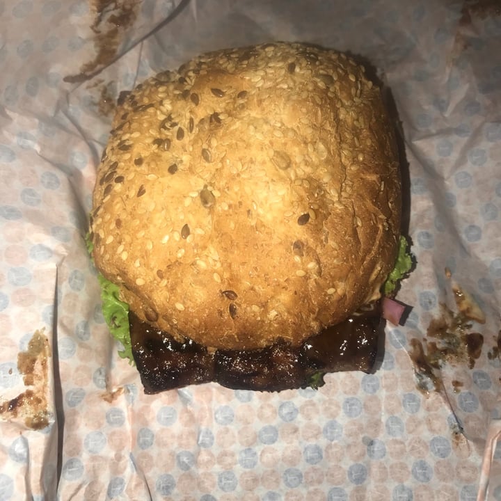 photo of The Fussy Vegan Seitan Rib Burger shared by @skyecomley on  26 Feb 2021 - review