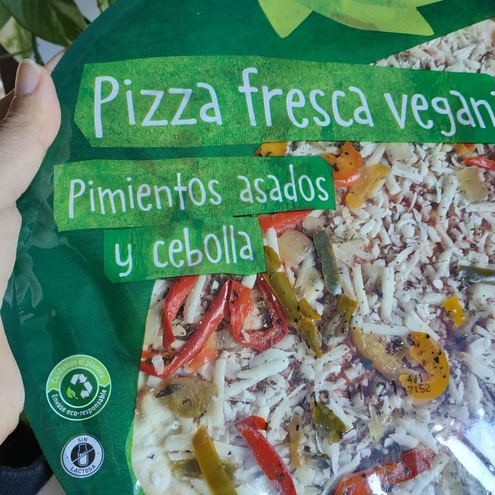 photo of Vemondo Pizza Fresca Pimientos Asados y Cebolla shared by @runa on  07 Nov 2021 - review