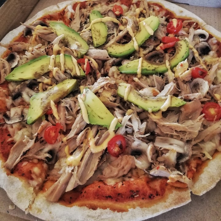 photo of Vegan Street Food ZA Chickless Mayo Pizza shared by @simonel on  05 Dec 2020 - review
