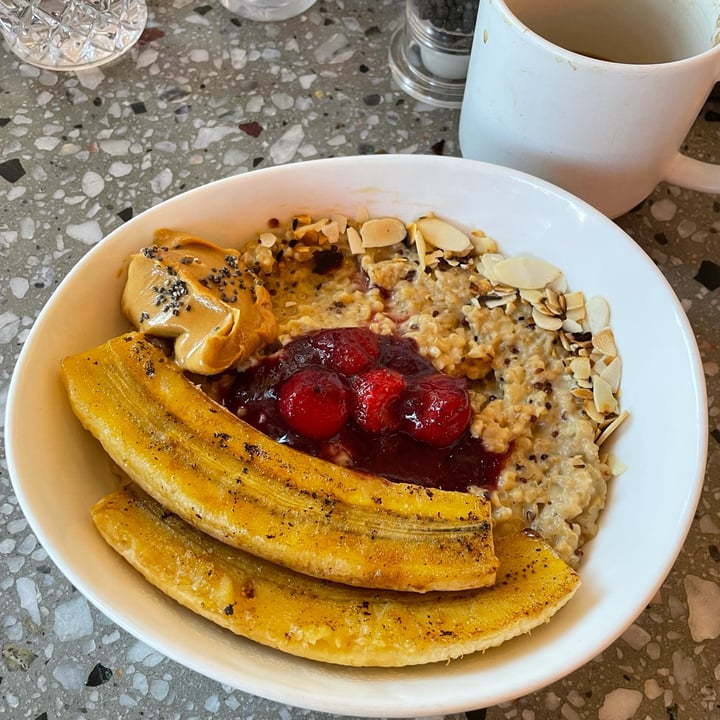 photo of Morning Glory Cafe PB + Jelly Oats shared by @veg-eater-cam on  11 Oct 2021 - review