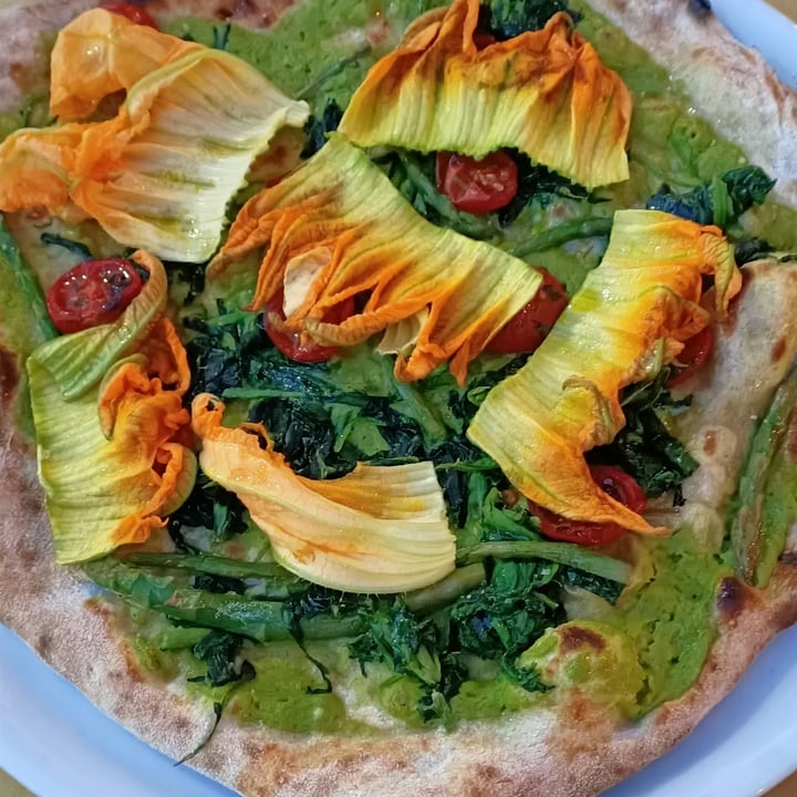 photo of Gioia ristorante pizzeria Pizza Primavera shared by @lolli on  13 May 2021 - review