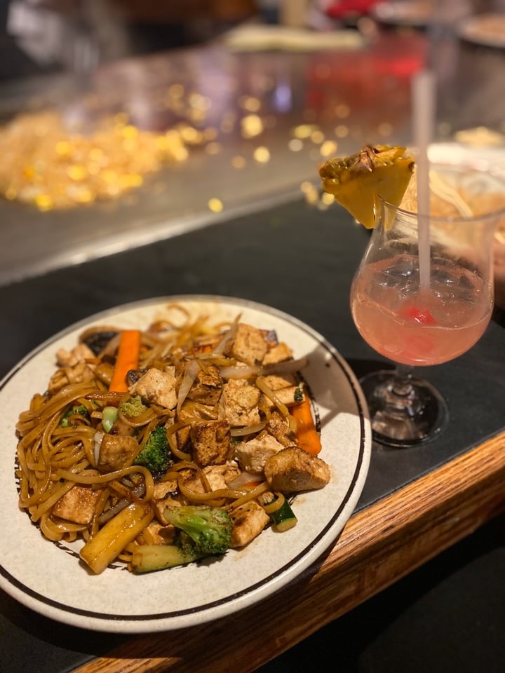 photo of Kobe' Japanese Steak House Tofu And Veggie Noodle Stir-Fry shared by @tiedyesky1 on  09 Dec 2019 - review