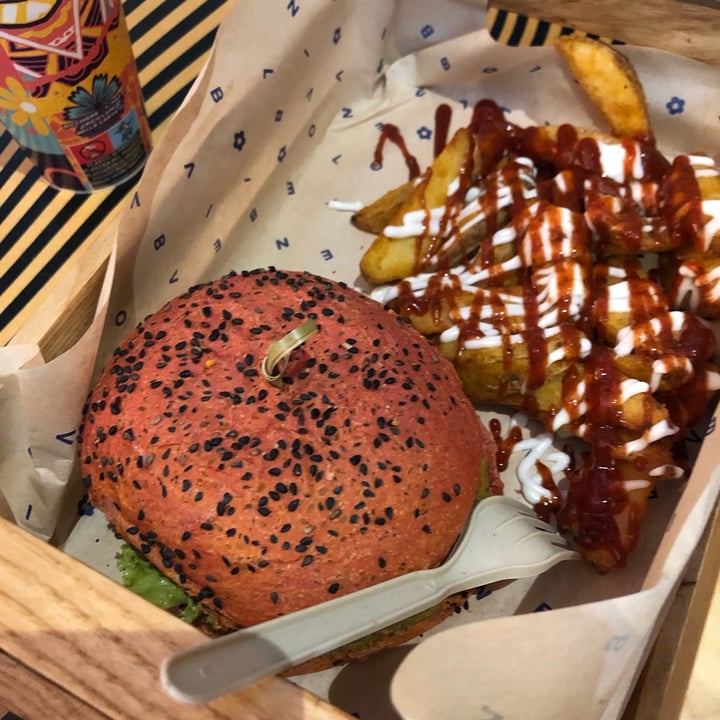 photo of Flower Burger Coccinella burger shared by @seitansistah on  11 Jul 2022 - review