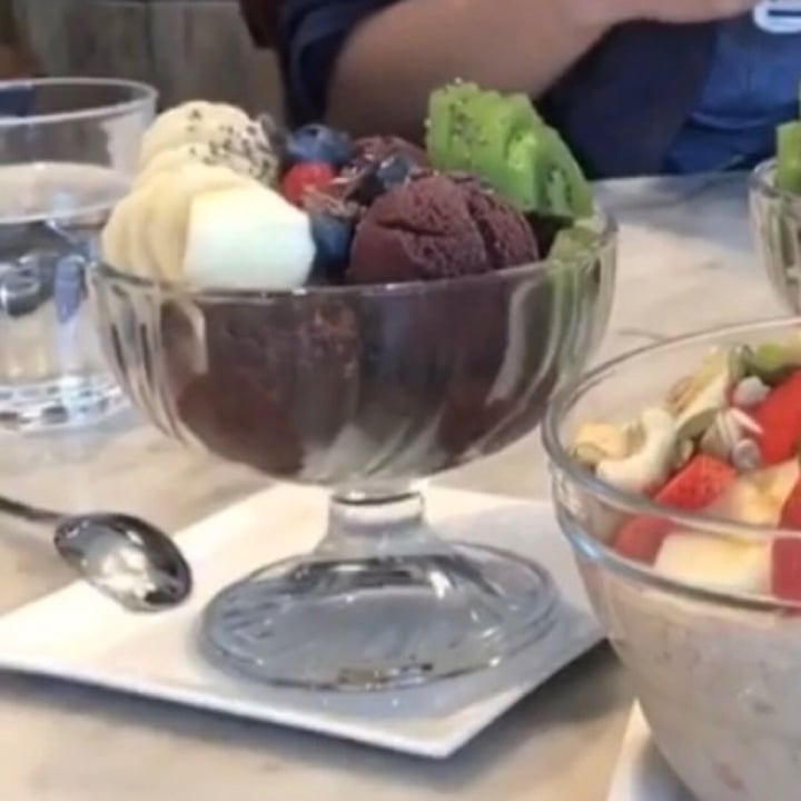 photo of The Living Cafe Acai Bowl shared by @alyrauff on  19 Jun 2018 - review