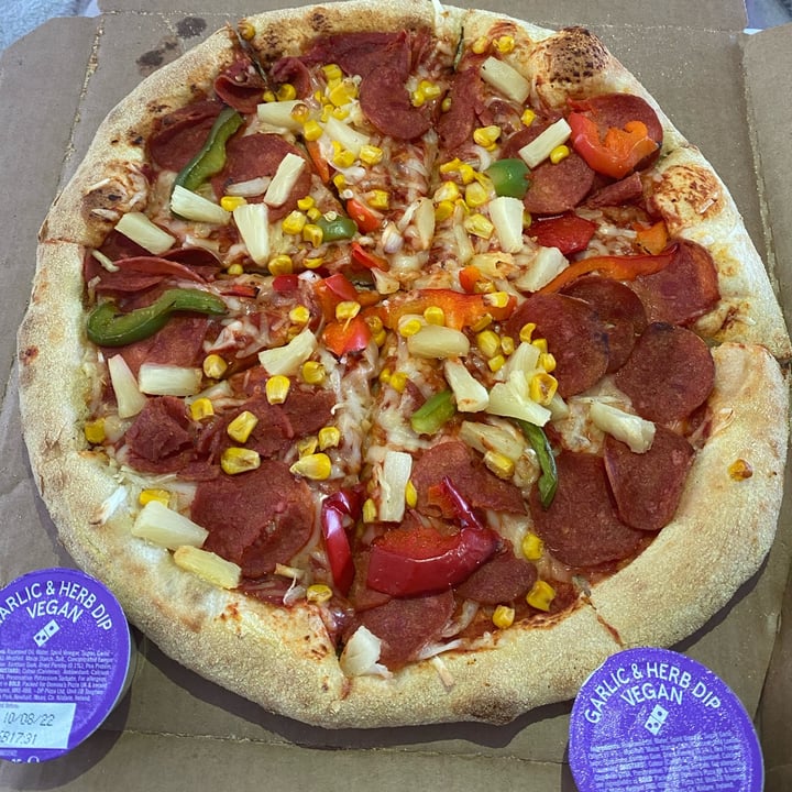 photo of Dominos Pizza Pepperonay Pizza shared by @ethicalems on  18 May 2022 - review