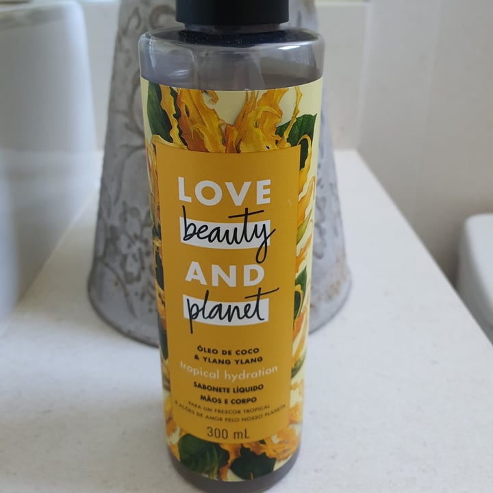 photo of Love Beauty and Planet Aceite de coco y ylang Ylang Body Wash shared by @cintiasilva on  24 May 2022 - review