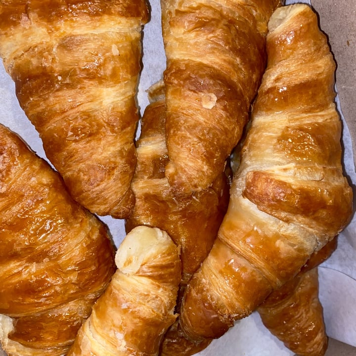 review photo of Costumbres Argentinas Villa del Parque Cornetto vegano shared by @caropueyo on 24 Nov 2021 - review