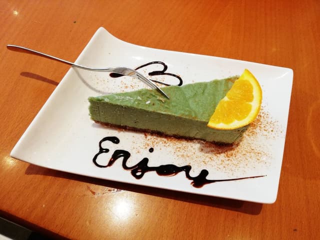 菜肴“Raw Vegan Cheesecake”的照片