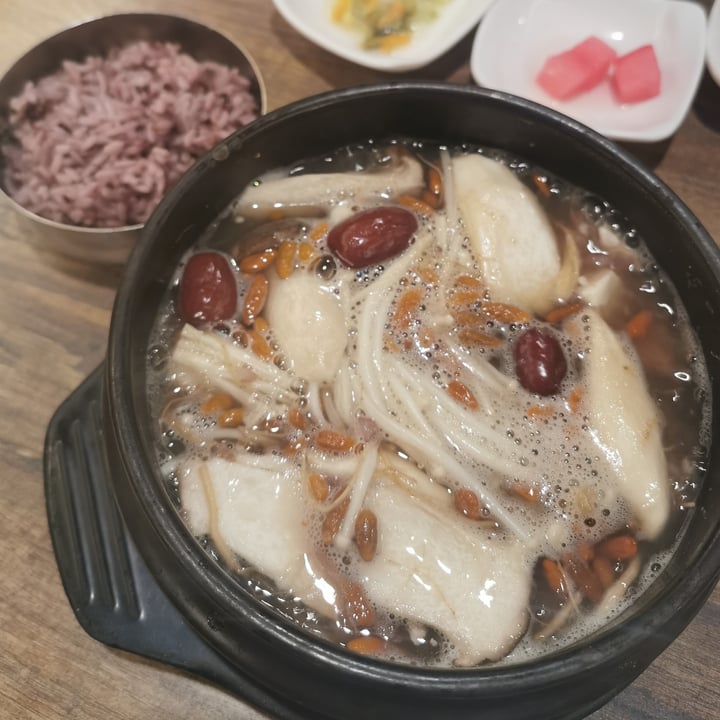 photo of Daehwa Vegetarian 삼게탕 Samgyetang shared by @ycarolyn on  17 Sep 2022 - review
