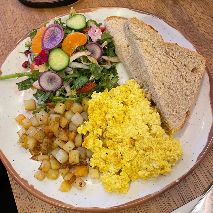 photo of Truth & Tonic Tofu Scramble shared by @jpegg on  17 Dec 2021 - review