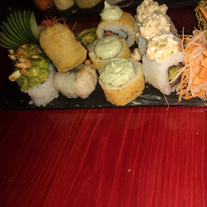 photo of SushiClub Las Cañitas Sushi vegan, Combinado De Varias Piezas. shared by @dairizz on  28 Jan 2022 - review