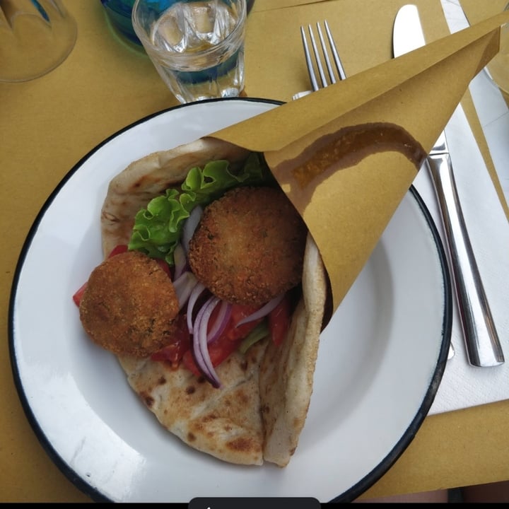 review photo of Greek Food Lab Pita Con Crocchette Di Melanzane shared by @marinanicolaev on 01 Dec 2021 - review