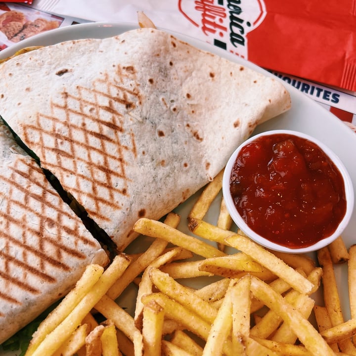 photo of America Graffiti Vegan Quesadilla shared by @vittoriatomassini on  20 Aug 2022 - review