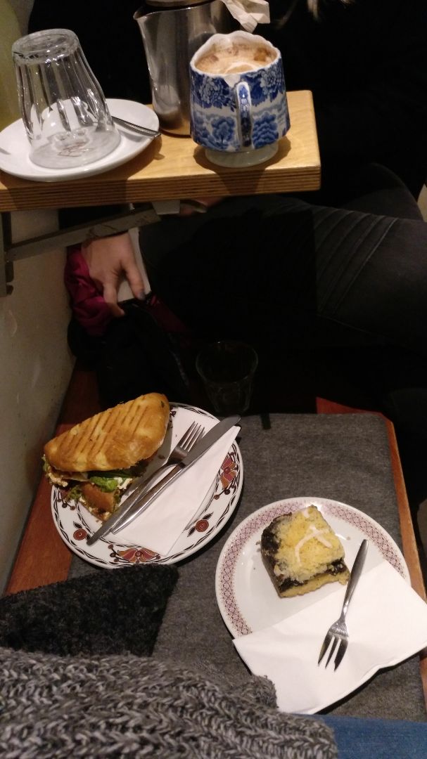review photo of Café Rotkehlchen Mohnkuchen shared by @lea185 on 01 Mar 2020 - review