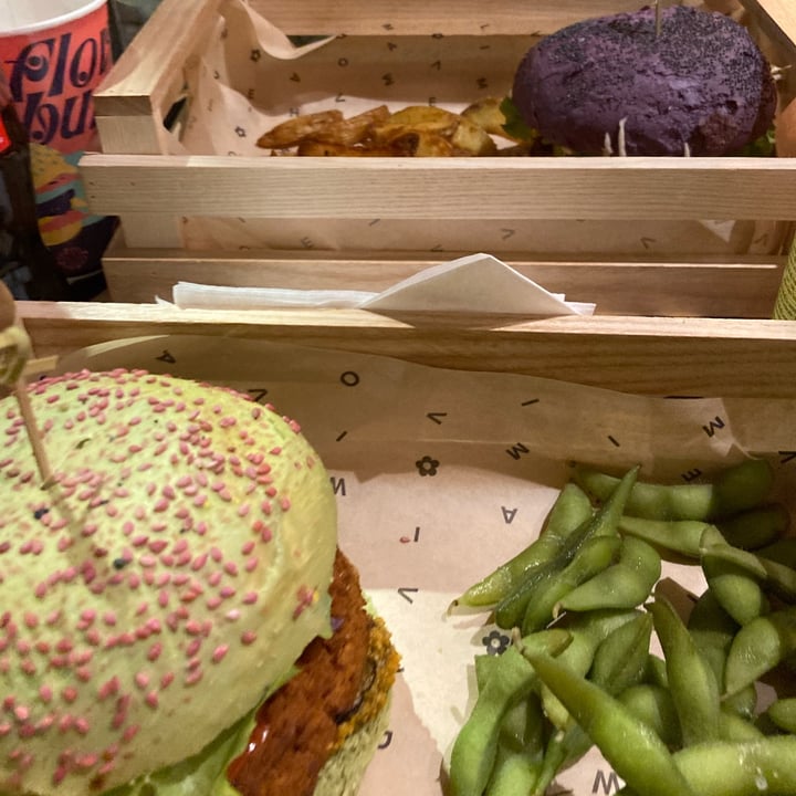 photo of Flower Burger Elf Burger shared by @soleiljaune on  16 Mar 2022 - review