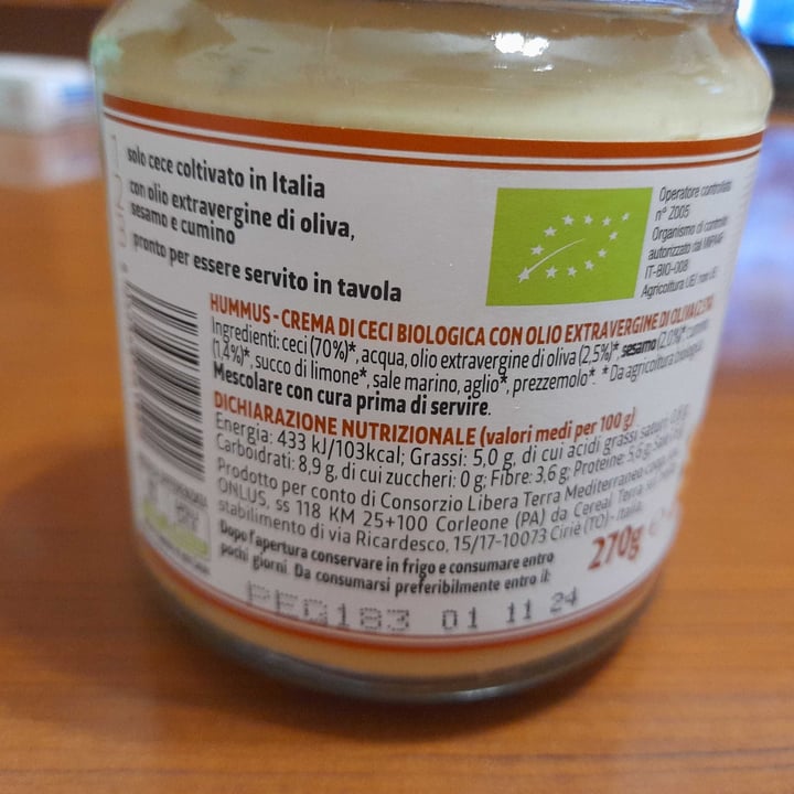 photo of Il gusto dei legumi Hummus di ceci shared by @giulia23 on  24 Oct 2022 - review