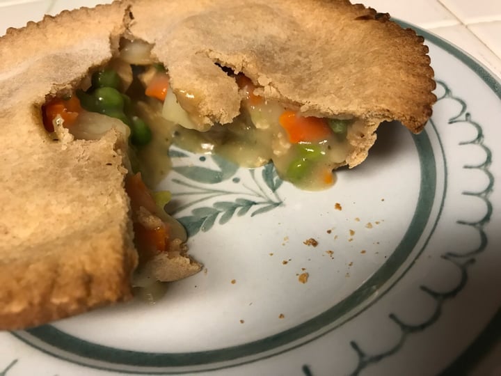 photo of Amy’s Dairy Free Vegetable Pot Pie shared by @alexbury on  01 Jan 2020 - review