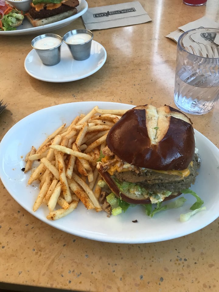 photo of Native Foods Cafe Jalepeno Burger shared by @nikkimmorgan6 on  18 Sep 2018 - review