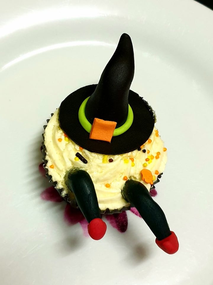 photo of Misfit Munchies Drunk witch Carrot Cupcakes shared by @cherisevogt2019 on  06 Dec 2019 - review
