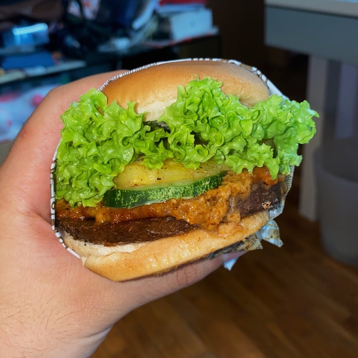 photo of VeganBurg Singapore Char-Grilled Satay Burger shared by @astxnto on  10 Jan 2021 - review