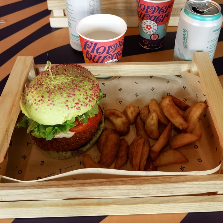 photo of Flower Burger Elf Burger shared by @vulcanoattivo on  27 Feb 2022 - review