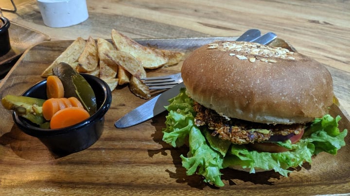 photo of Vegan Be Hamburguesa Sencilla shared by @edgaarjmz on  24 Dec 2019 - review