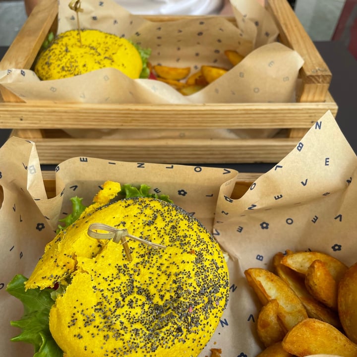 photo of Flower Burger Spicy cecio shared by @giorgiacaramellino on  06 Sep 2021 - review