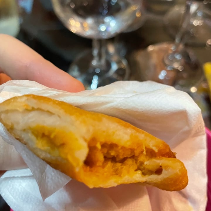 review photo of Adulis Restaurant Sambussa di Lenticchie shared by @conigliospaventato on 17 Sep 2022 - review