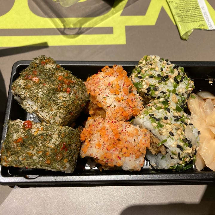 photo of Yooji's Vegan Mix Box - Sushi shared by @sarachiri on  14 Dec 2022 - review