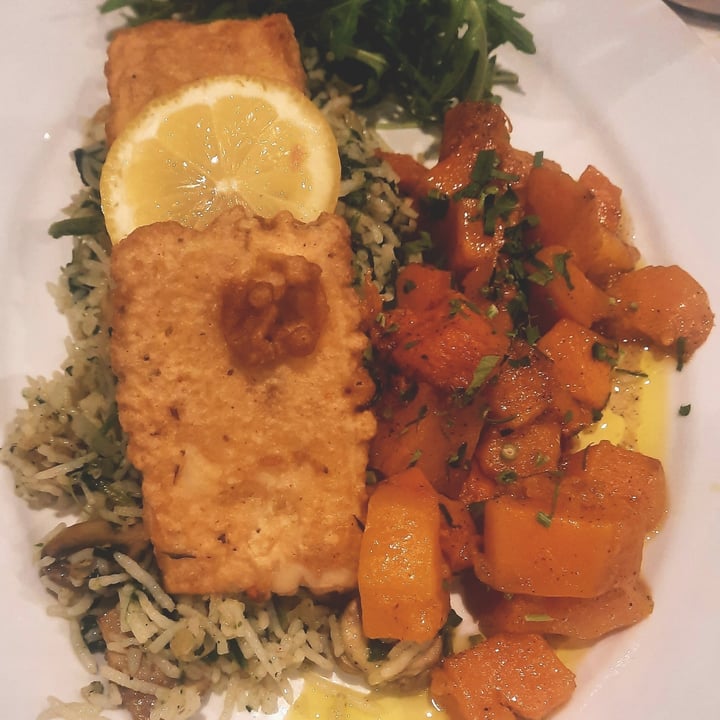 photo of Le Délice Grilled Butternut Squash & Breaded Org. Tofu shared by @valechia22 on  27 Mar 2022 - review