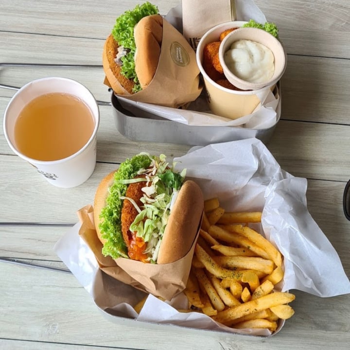 photo of VeganBurg Singapore Chilli Crab Burger Meal shared by @vedika11 on  25 Jun 2021 - review