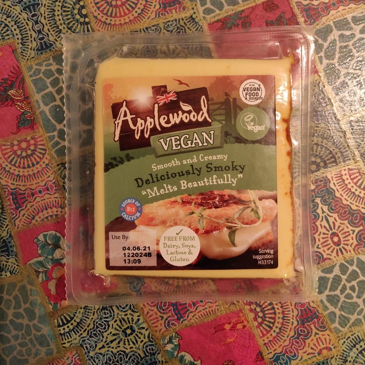 photo of Applewood Applewood Vegan Smoky Cheese Alternative  shared by @inowa on  12 Feb 2021 - review