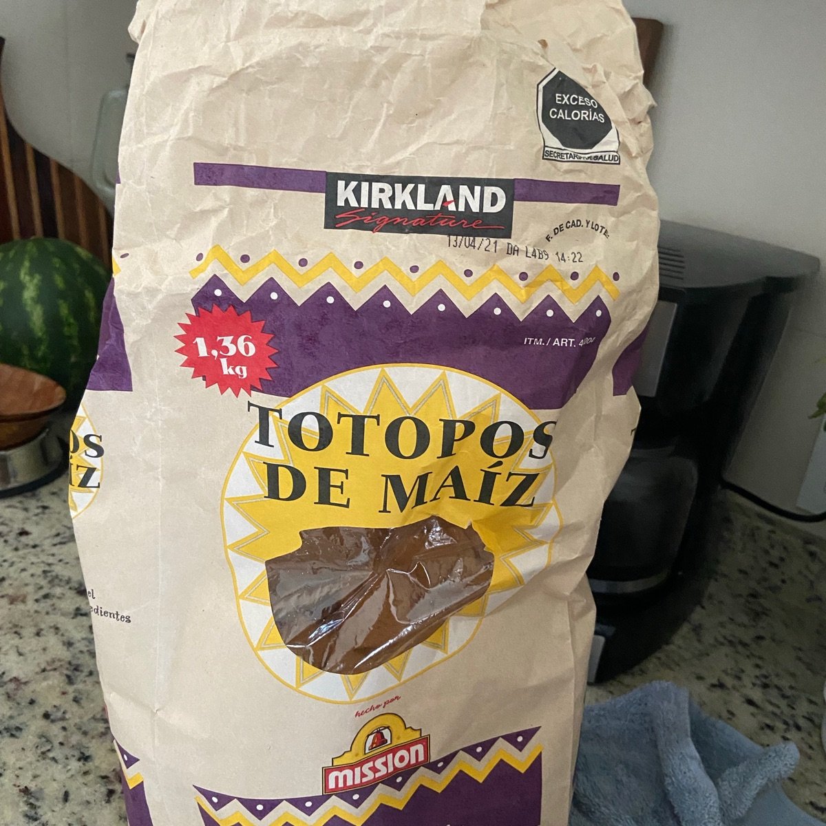 Kirkland Signature Tortilla Chips (1.36 kg) main image 1
