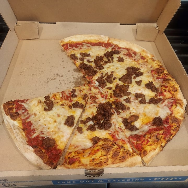 photo of Pinthouse Pizza Build your own pizza with vegan cheese & plant-based sausage shared by @spacedemon on  08 Dec 2021 - review