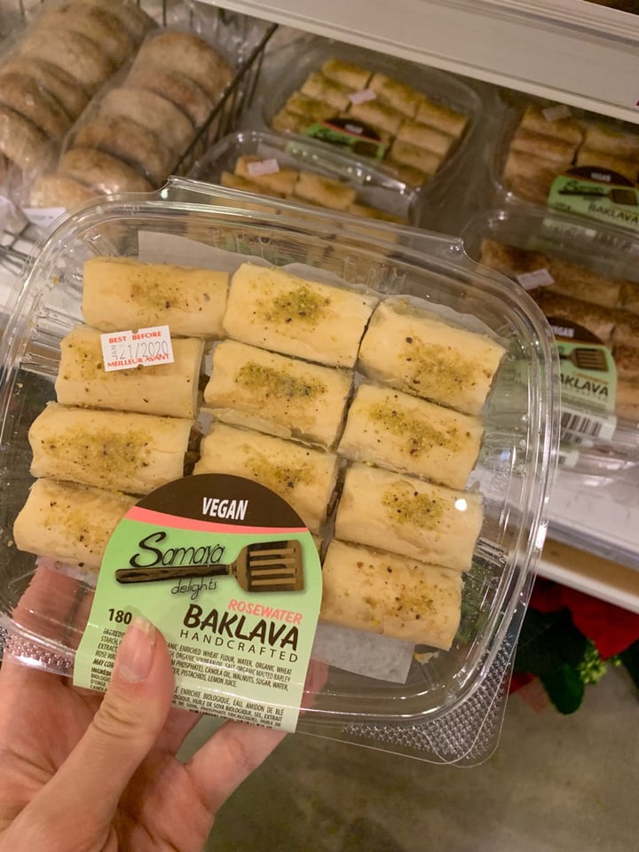 photo of Whole Foods Market Pastry shared by @veganrama on  27 Jan 2020 - review
