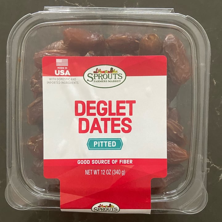 review photo of Sprouts Farmers Market Deglet pitted dates shared by @daphneb on 10 Aug 2022 - review
