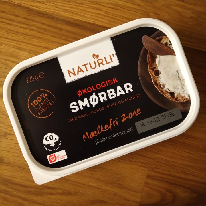 photo of Naturli' ØKOLOGISK SMØRBAR med raps, kokos, shea og mandel shared by @veganiceland on  29 Oct 2022 - review