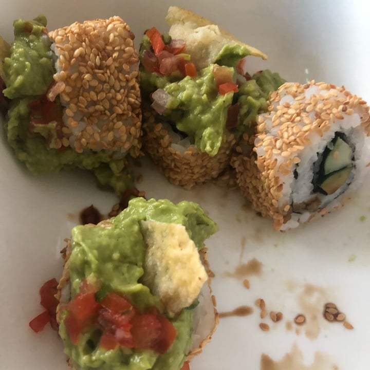 photo of iVegan Avocado Sushi shared by @meltingpotatoes on  12 Nov 2021 - review