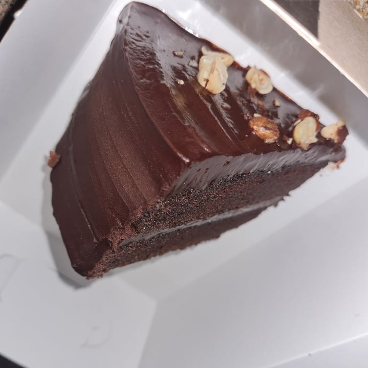 photo of Doppio Zero Vegan chocolate Cake shared by @gloomyvegan on  11 Jun 2021 - review