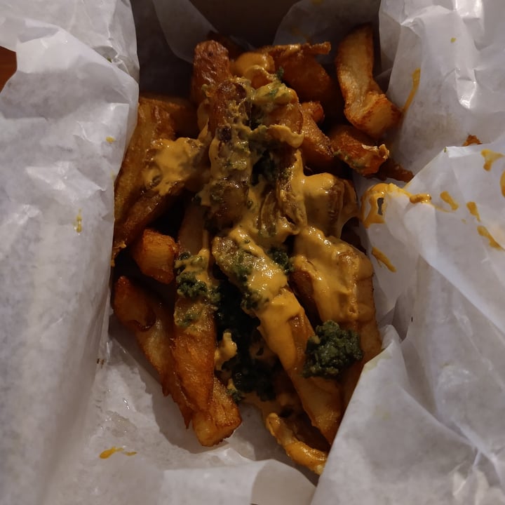 photo of Crisana Plant Based (Delivery y Take Away) Papas con cheddar y pesto shared by @manufalbo on  17 Aug 2021 - review