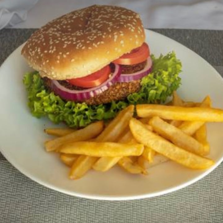photo of Villa Jengibre Lentils Hamburguer shared by @maggiemontes on  09 Jun 2021 - review