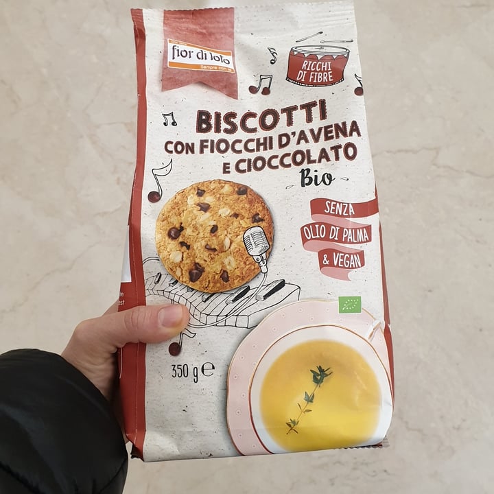 photo of Fior di Loto Biscotti Con Fiocchi D’avena E Cioccolato shared by @salsina on  27 Dec 2021 - review