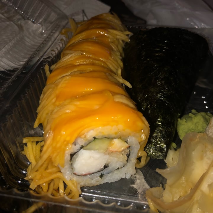 photo of Tenon Vegan Sushi Golden Dragon Roll shared by @tiascaz on  28 Nov 2021 - review