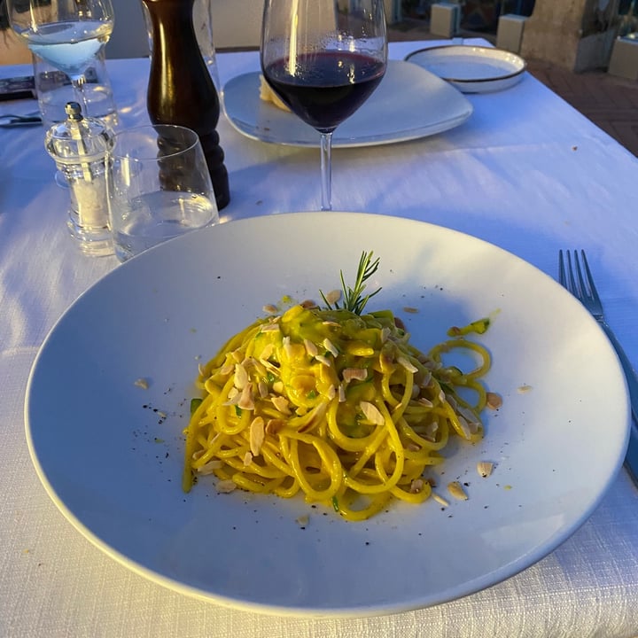 review photo of Ristorante Perla Blu Spaghetti Napoleone Con Zucchine, Zafferano E Mandorle Tostate shared by @manuc on 25 Jun 2021 - review