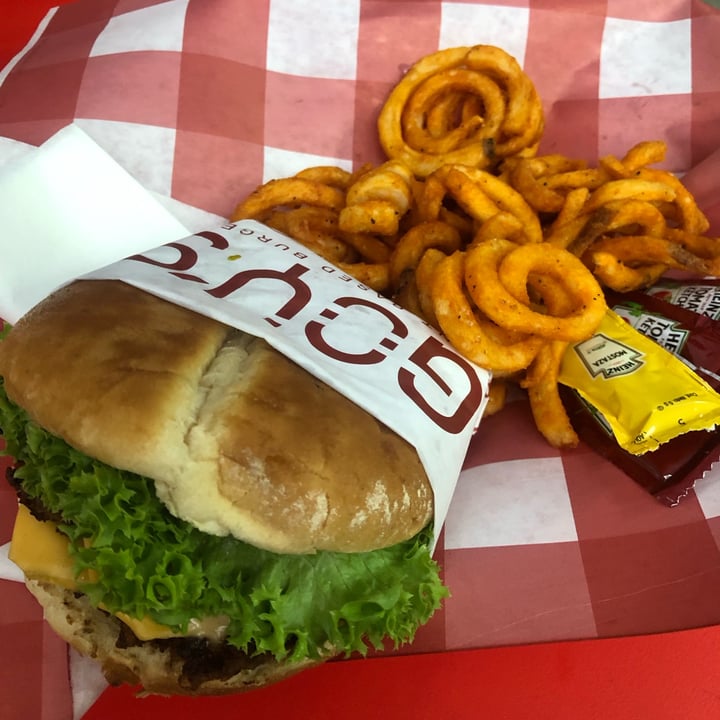 photo of Goy’s Plant Based Burgers Goy shared by @nenacanela on  16 Jul 2022 - review