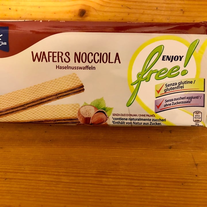 photo of Buonora Wafers nocciola shared by @astrid269 on  01 Mar 2021 - review