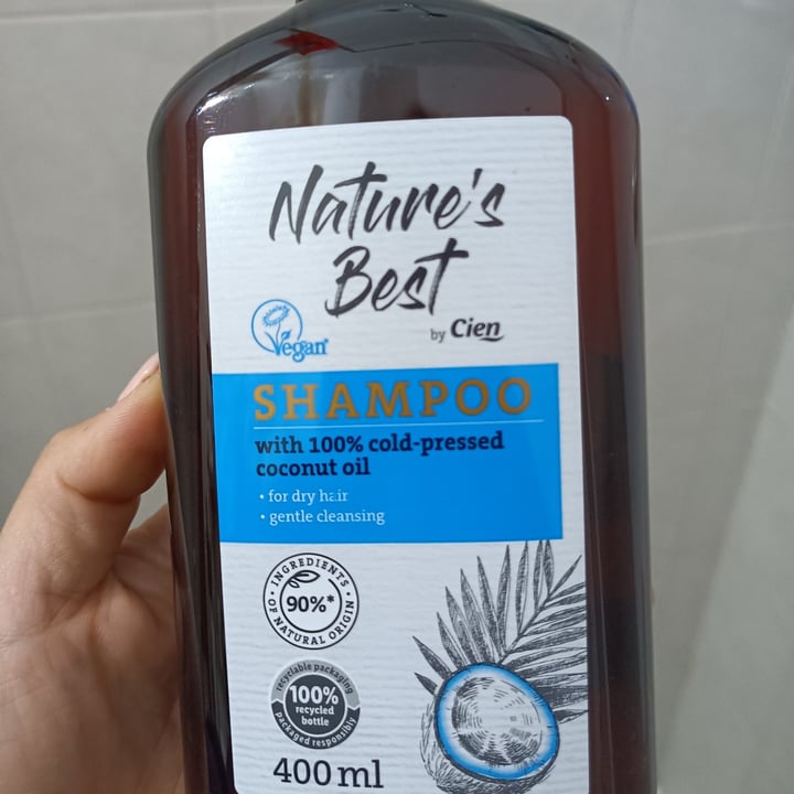 photo of Nature’s best by cien Shampoo con olio di cocco shared by @claudiapiccoletta on  03 Apr 2022 - review