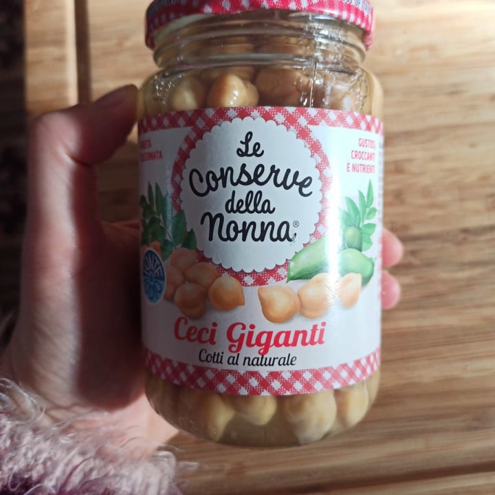 photo of Le conserve della nonna Ceci giganti cotti al naturale shared by @fedegoesgreen on  31 Dec 2021 - review